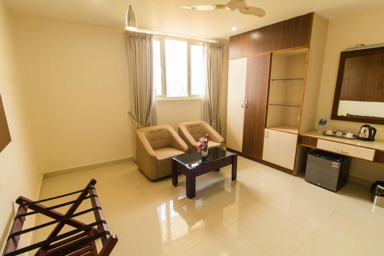 Miracle Residency Kizhake Chālakudi Exterior foto