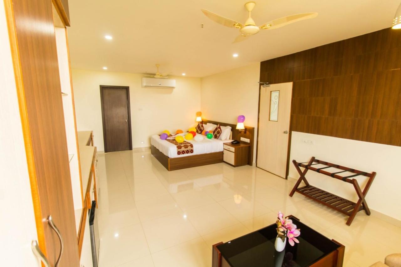Miracle Residency Kizhake Chālakudi Exterior foto